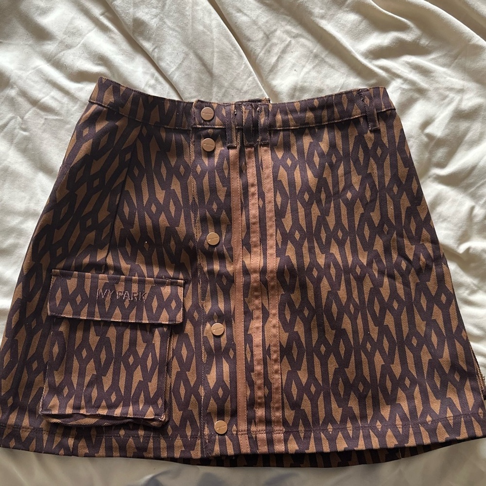 Never worn mini skirt from Beyoncé’s iconic Ivy Park x Adidas collaboration